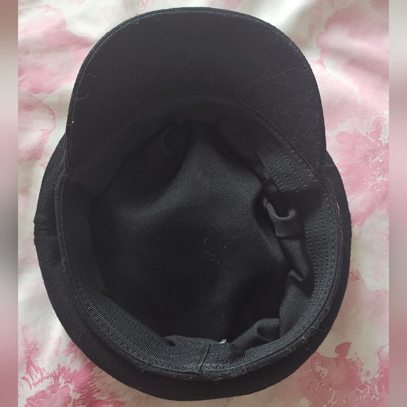 🔴Ingni Gyaru Black Felt Paperboy Cap Hat with Gold Horsebit Buckle - Picture 7 of 7